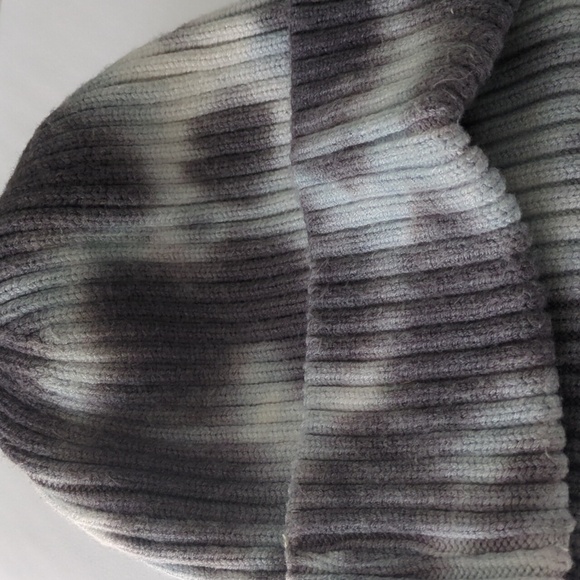 Free People Partly Cloudy Beanie Gray Tie Dye White - Picture 4 of 4